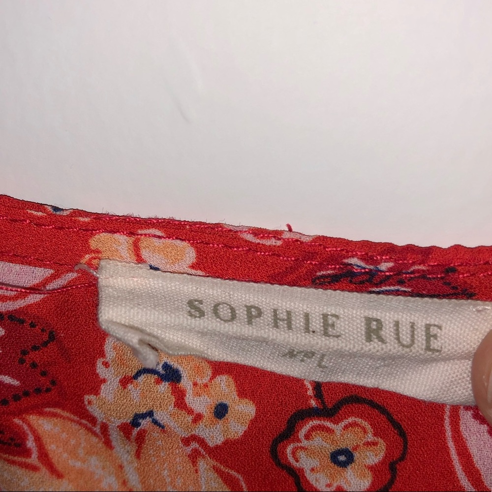 ⭐️⭐️⭐️RED FLORAL TIE TOP - Picture 4 of 4